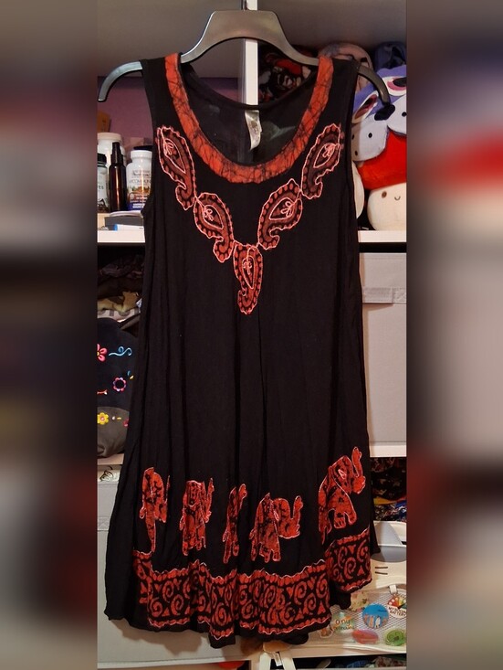 India Boutique Dresses & Skirts - India Boutique Black Sleeveless Tunic with Red Paisley & Elephant Embroidery